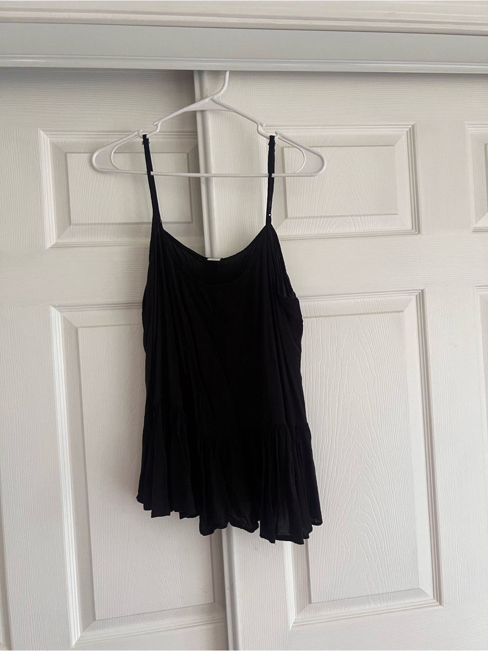 Women’s Old Navy Black Spaghetti Strap Tank Top